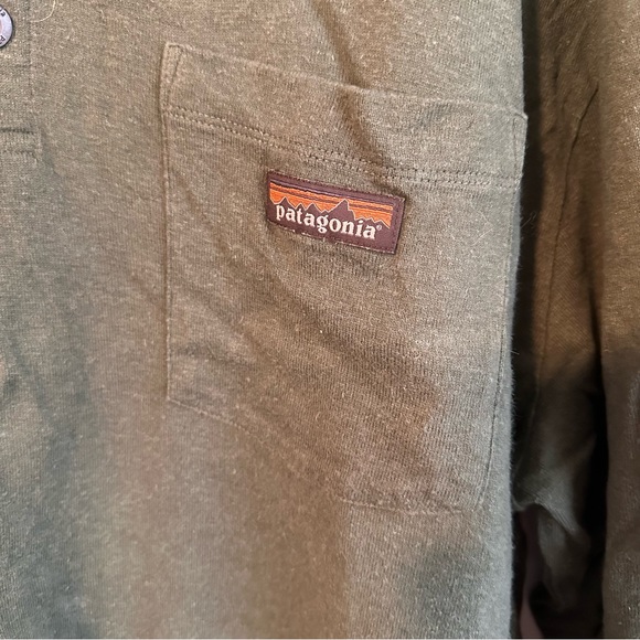 Patagonia Olive green long sleeve - Picture 4 of 5